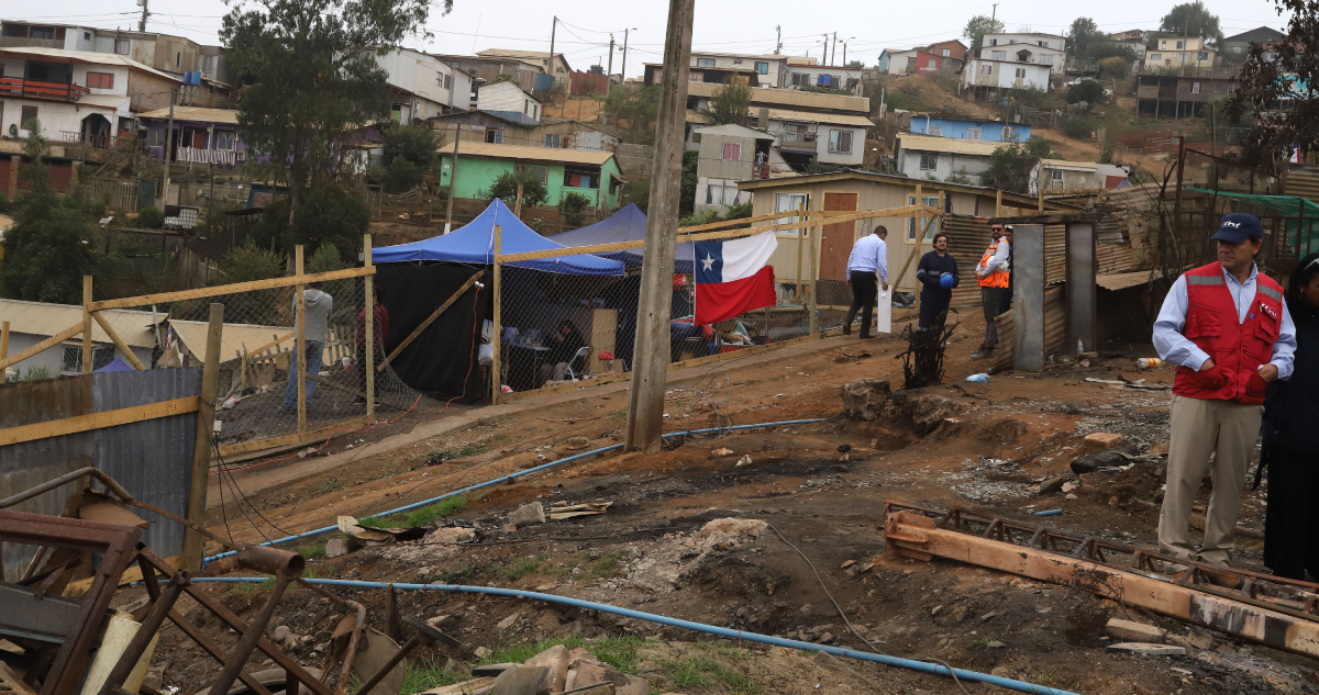 Plan de Reconstrucción por megaincendios en Valparaíso finalizaría en 5 años: con más de 150 medidas