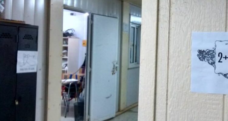 Reconstrucción de colegio destruido tras 27/F