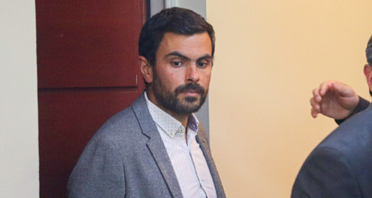 Reportan dos incumplimientos de arresto domiciliario total de Simón Acuña: él afirma que son falsos