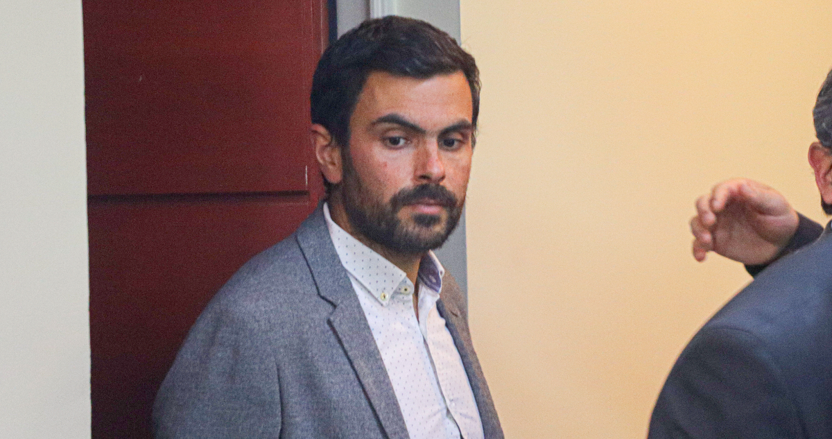 Reportan dos incumplimientos de arresto domiciliario total de Simón Acuña: él afirma que son falsos