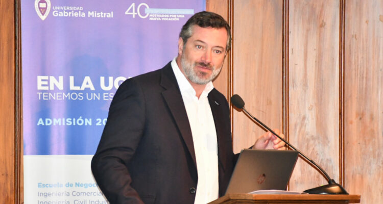 Sebastián Sichel barajaría candidatura para alcalde de Santiago, Providencia o Las Condes