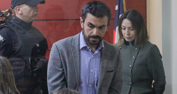 SIMÓN ACUÑA MANTIENEN ARRESTO DOMICILIARIO TOTAL