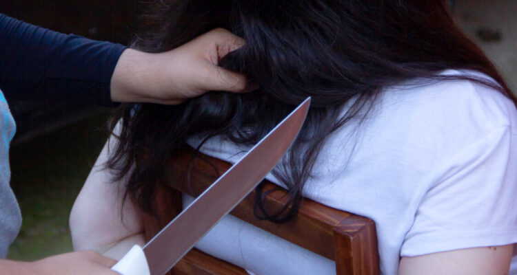 Trabajadora intentó apuñalar a colega de labores en supermercado de Talcahuano tras fuerte discusión