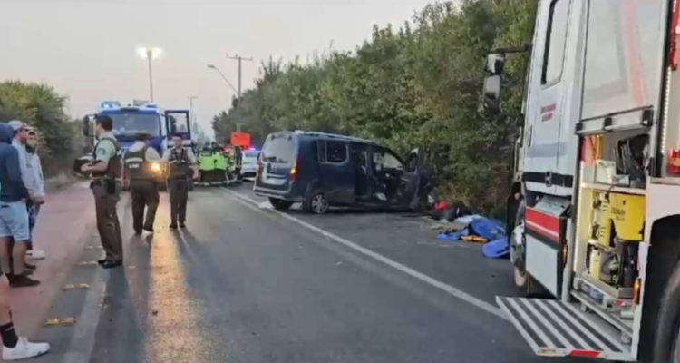Tres personas mueren en accidente de tránsito en Isla de Maipo