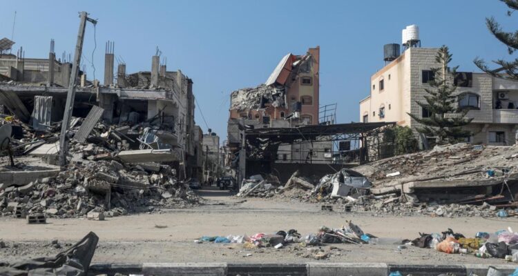 Borrell (UE) califica de injustificables disparos israelíes a civiles que intentaban acceder a comida