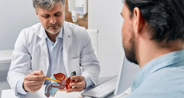 Es una costumbre en la cultura chilena masculina no chequearse con especialistas.