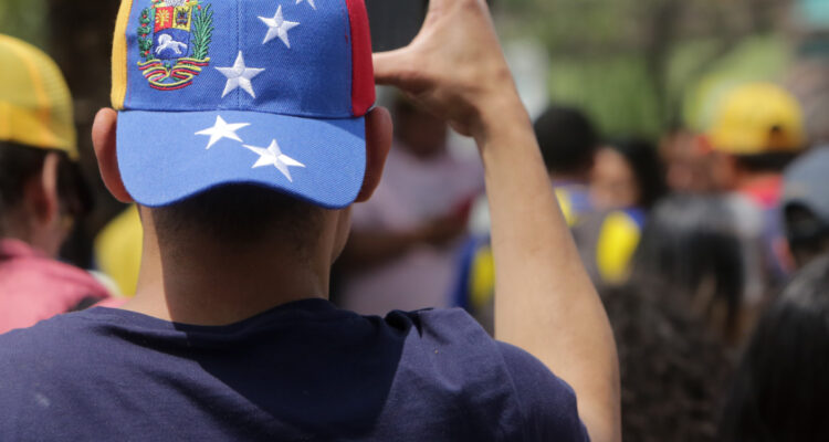 El desempleo de los extranjeros en Chile llega a 7,2% y la informalidad laboral traspasa el 31%