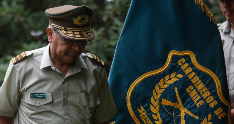 General Yáñez dice que seguirá en el cargo “hasta el último minuto”: Gobierno le dio respaldo
