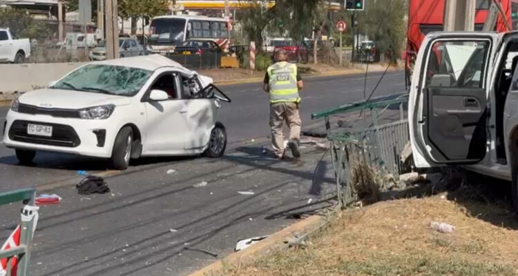 Menor de 3 años muere en accidente de tránsito en Maipú: padre que conducía está en riesgo vital