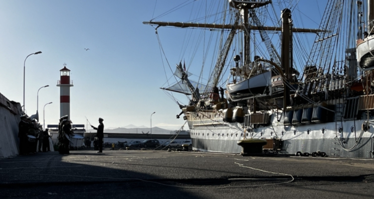 Arribo de embarcación Américo Vespucio a Valparaíso
