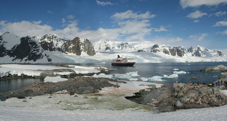Descubren Lagos subglaciares en la Antártica