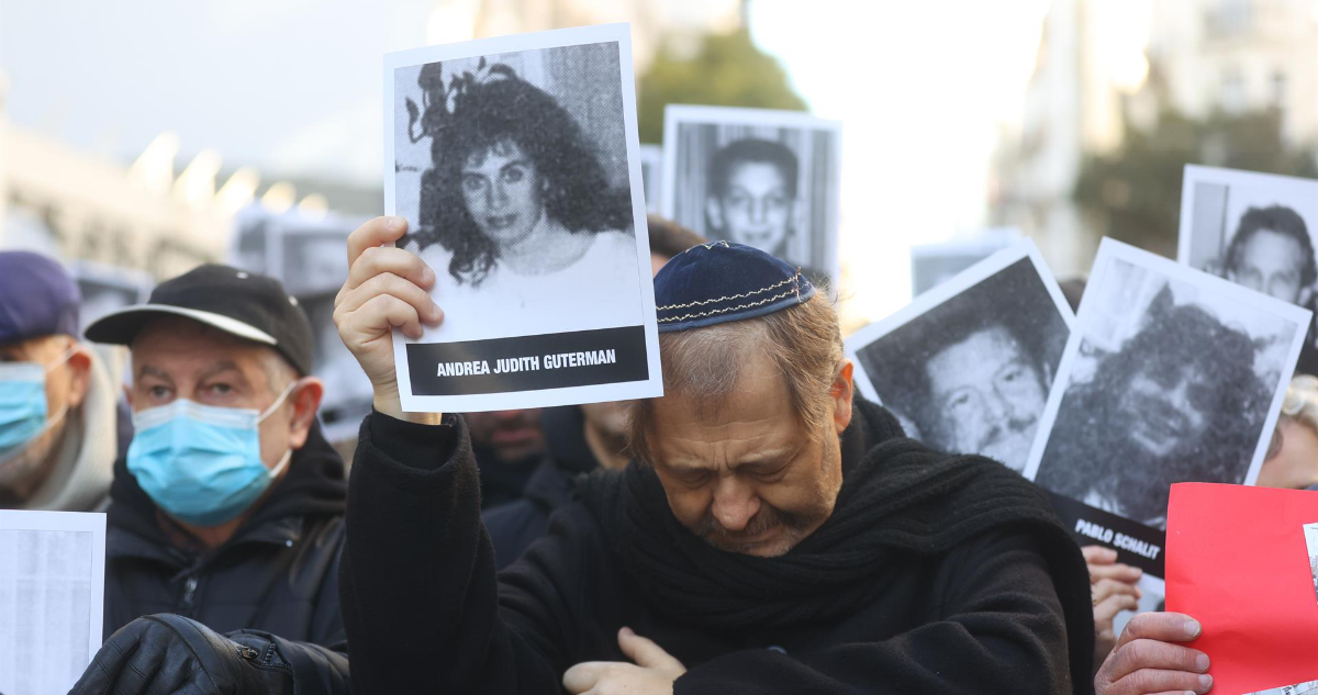 Justicia argentina responsabiliza a Irán y a Hezbolá del atentado contra la AMIA