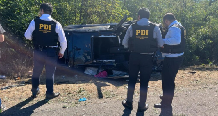 auto volcado droga en su interior