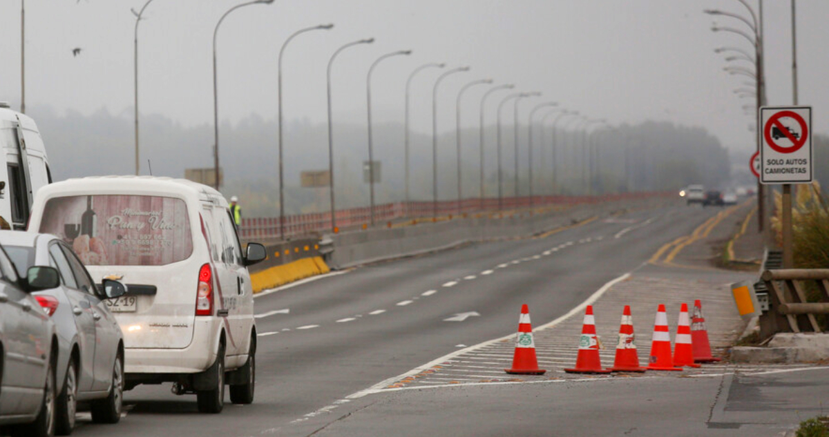 Autoridades en alerta por frecuente paso de camiones por Puente Juan Pablo II pese a prohibición