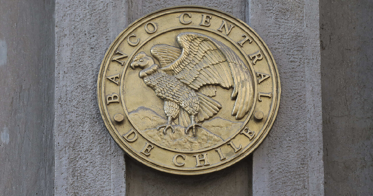 Logo del Banco Central de Chile en la fachada del edificio