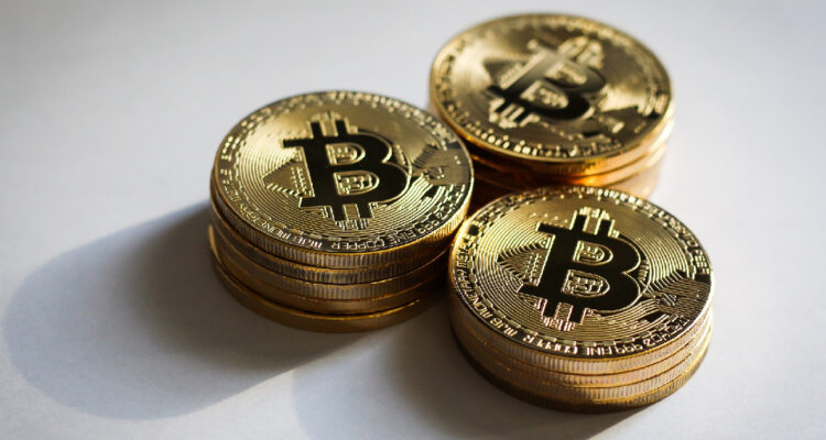 representaciones físicas de unos bitcoins