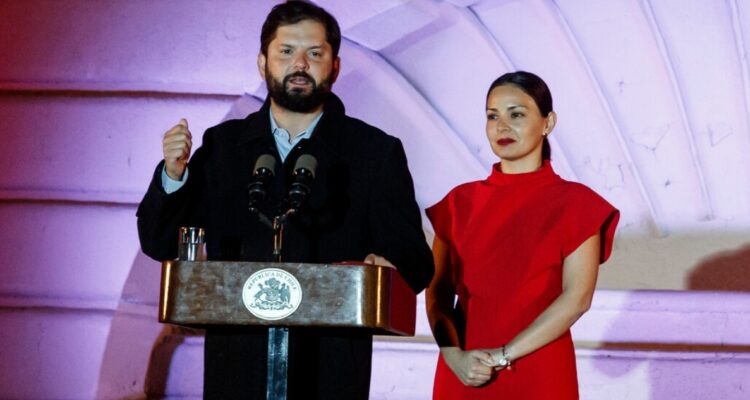 Boric vuelve a prometer 1% de presupuesto nacional a Cultura: “Representa la identidad de los pueblos”