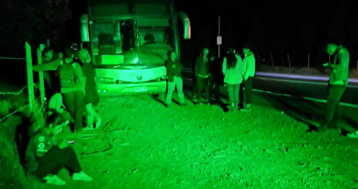 Sorprenden a bus que transportaba 29 ciudadanos bolivianos indocumentados en operativo en Quilleco