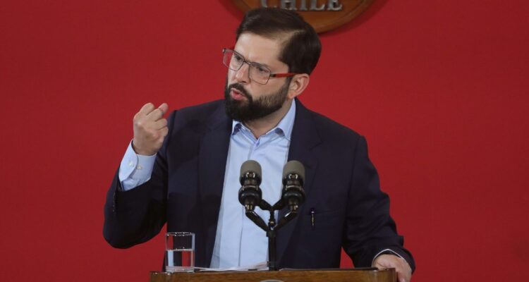 Tras nuevo ataque: Boric condena la “barbarie” del gobierno de Israel en Gaza y pide un alto al fuego