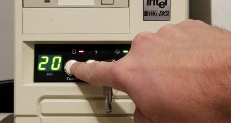 Una característica peculiar marcó la experiencia de los usuarios entre las décadas de los 80 y 2000: el botón Turbo, que no aceleraba el PC.