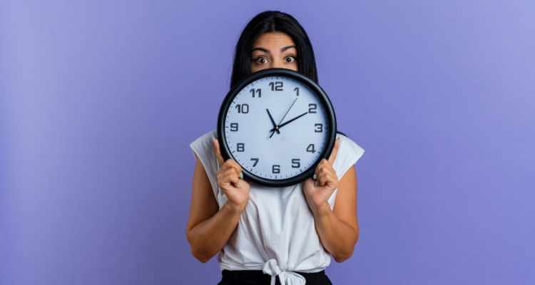 Este próximo sábado los relojes se deberán retrasar una hora para comenzar con el horario de invierno. Un nuevo cambio, ¿negativo o positivo para las personas y su rutina?