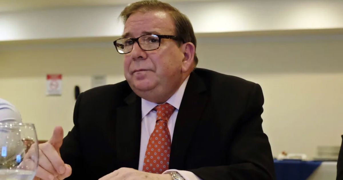 Oposición venezolana designa a Edmundo González como su candidato presidencial