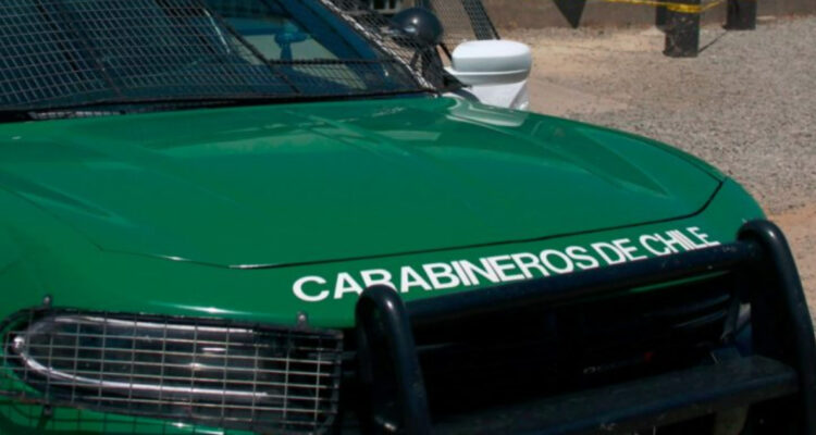Carabinera sufre encerrona en autopista Costanera Norte en Santiago: la intimidaron con armas de fuego
