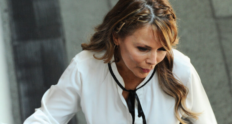 Rechazan cambiar arresto domiciliario total a Cathy Barriga, pero sí podrá ir a terapia con su hijo