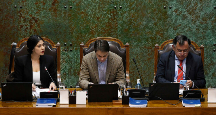 Diputados votan censura a la Mesa de la Cámara en medio de recriminaciones cruzadas en la oposición