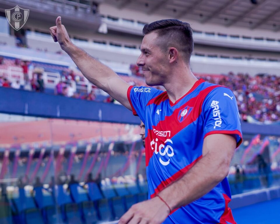 Cerro Porteño viaja a Chile sin Diego Churín para jugar ante Colo Colo.