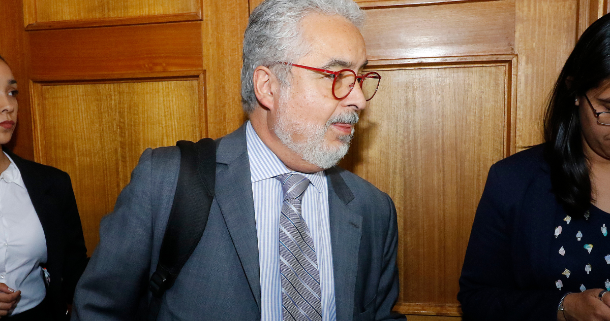 Declaran inadmisible recurso de abogado que buscaba que el CDE no accediera a chats de Luis Hermosilla