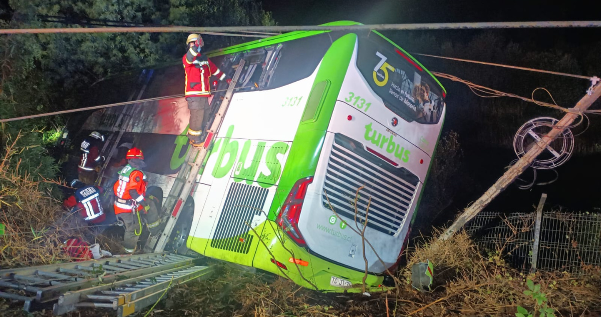 colisión entre bus y auto en valdivia