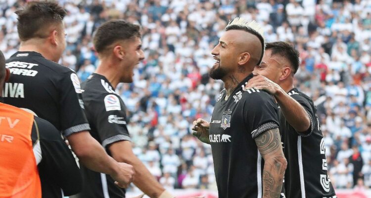 A contar de las 20:30 de este martes, Colo Colo recibirá a Alianza Lima de Perú en el Estadio Monumental de la región Metropolitana. Ambos elencos buscan escalar en el Grupo A de Copa Libertadores. El partido va por televisión abierta.
