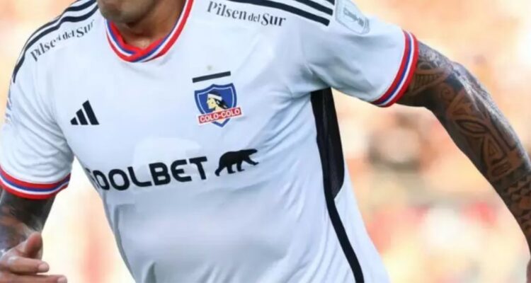 Jugadores de Colo Colo declararán como imputados por presunta obtención irregular de licencias