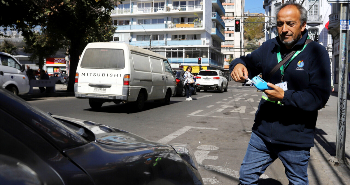 Comenzó a operar nuevo sistema de parquímetros en Valparaíso