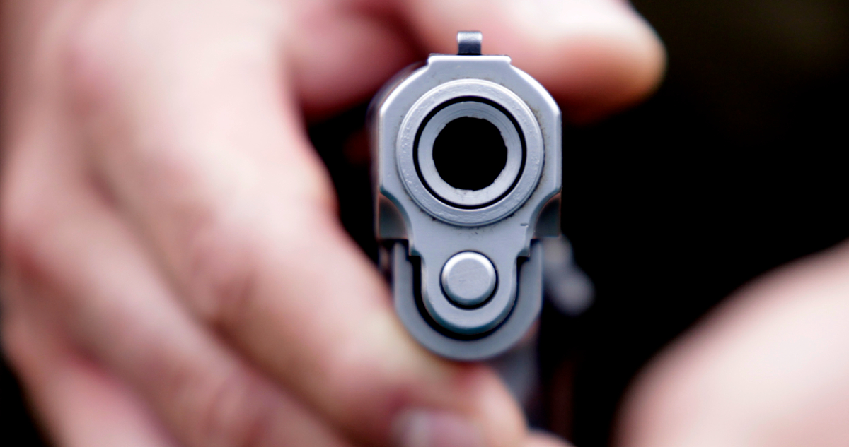Le dispararon en rostro y hombro: hombre sufrió violento asalto con pistolas a balines en Valparaíso