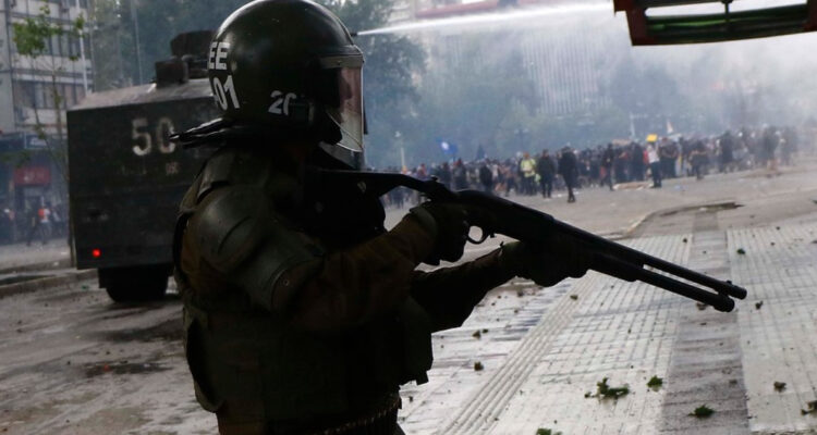 Corte rechaza recurso de carabinero condenado por dejar sin visión en un ojo a manifestante en 18/O