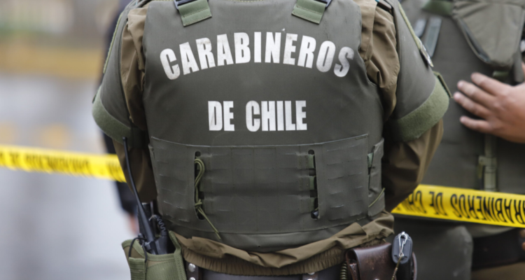 Hombre muerde a carabinero tras resistirse a arresto luego de huir de control de identidad en Quillota