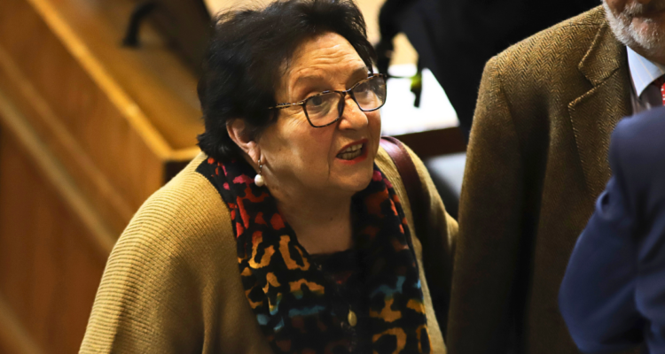 “No escarmienta”: critican a diputada Cordero por decir que padres de esquizofrénicos se suicidan