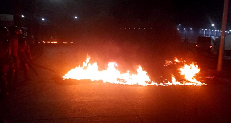 Crisis de la sardina: pescadores artesanales interrumpen con barricadas rutas del Gran Concepción