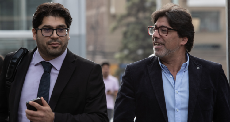 Daniel Jadue en tribunales tras ver frustrado su viaje a Venezuela.