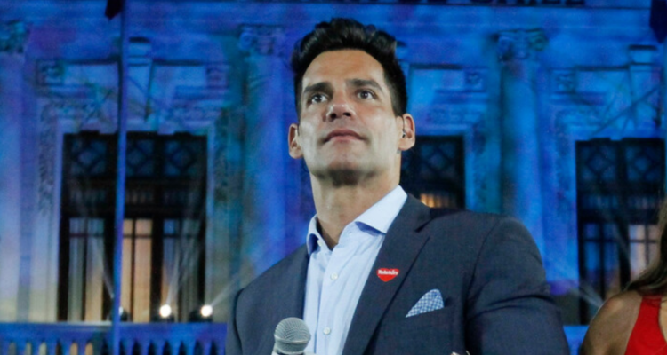 Cristián de la Fuente en evento de la Teletón en referencia a por qué se fue de Chile