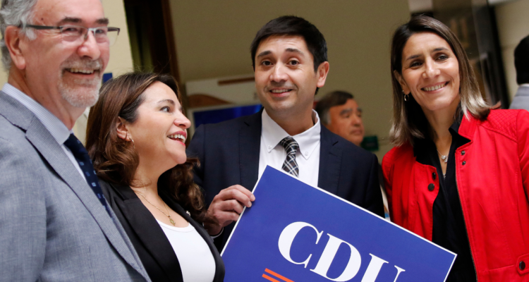 Demócratas confirma que no respetará acuerdo para que PC presida la Cámara y respalda a Joanna Pérez