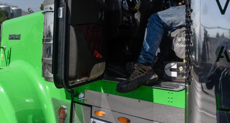 Denuncia de robo y secuestro a camionero en Buin