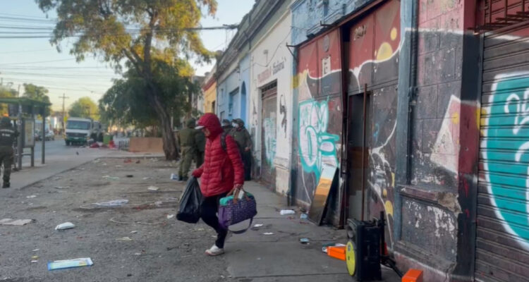 Desalojan cuatro inmuebles en barrio Franklin: personas reubicadas y animales de criadero rescatados