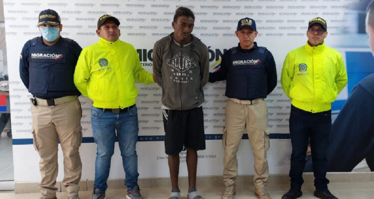Capturan en Colombia a presunto autor de triple homicidio en PAC: una víctima tenía 13 años