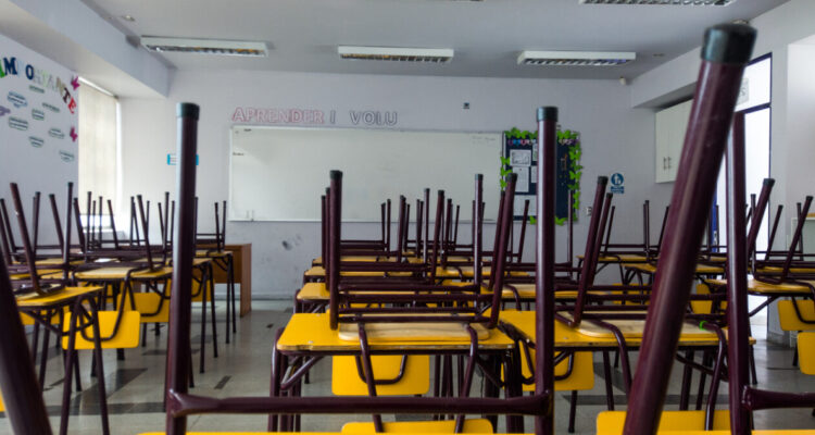 Detienen a director de liceo por no dar matrícula a estudiante en Vallenar