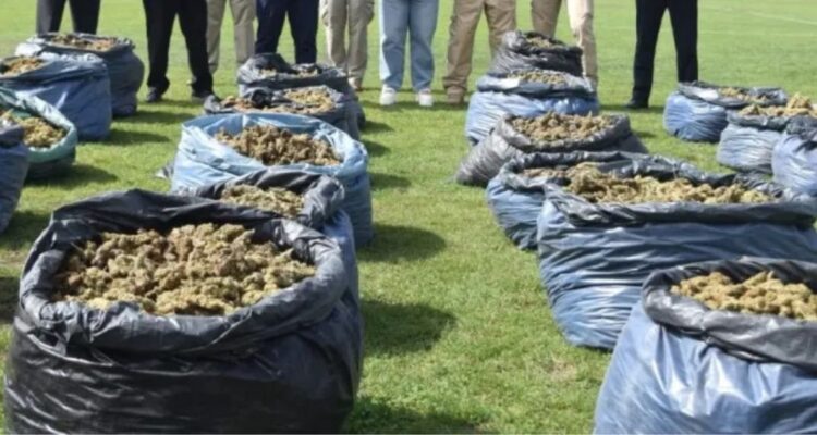 Incautan casi 2 toneladas de droga avaluada en miles de millones en Ovalle