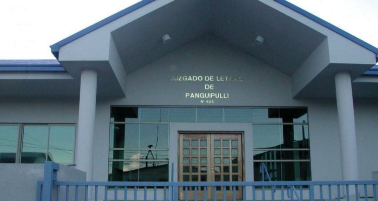 Panguipulli: decretan prisión preventiva para ex director de escuela rural por abuso sexual a menores