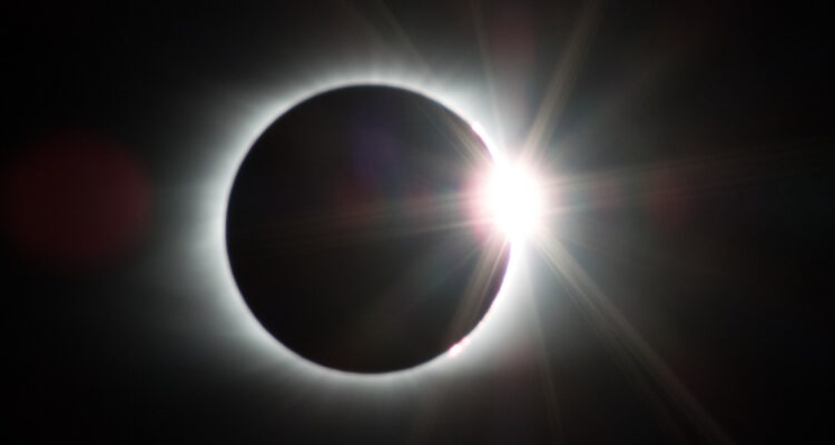 ¿Por qué Canadá declaró “Estado de Emergencia” en las Cataratas del Niágara por el eclipse solar?